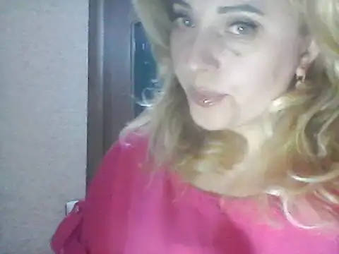 Snapshot of SweetCandy356 chatting on 8, 3, 2025 SweetCandy356 online show from 8, 3, 2025