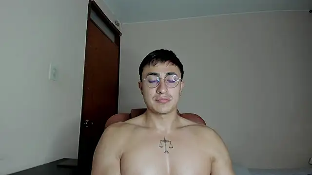 Snapshot of Leoknight chatting on 18, 3, 2025 Leoknight online show from 18, 3, 2025