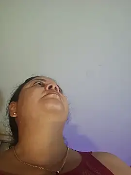 zandra milf  online show from 17, 6, 2026