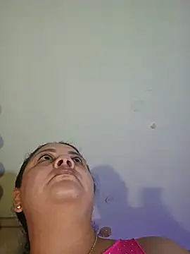 zandra milf  online show from 14, 7, 2026