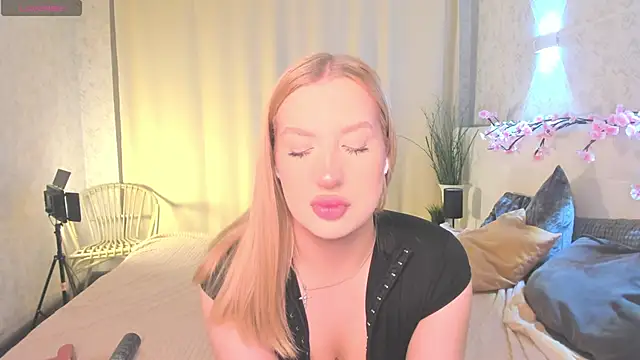 Emma  Leee online show from 20, 4, 2026