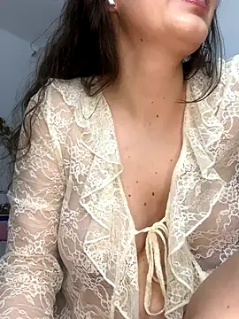 Snapshot of tatianaAlvarez1 chatting on 14, 9, 2025 tatianaAlvarez1 online show from 14, 9, 2025