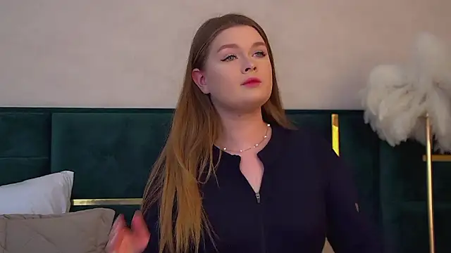 Snapshot of CrystalLyons chatting on 2, 2, 2026 CrystalLyons online show from 2, 2, 2026