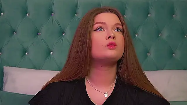 Snapshot of CrystalLyons chatting on 19, 2, 2026 CrystalLyons online show from 19, 2, 2026