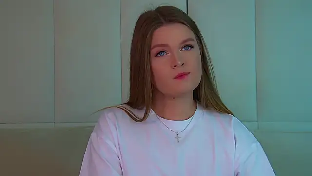 Snapshot of CrystalLyons chatting on 26, 2, 2026 CrystalLyons online show from 26, 2, 2026