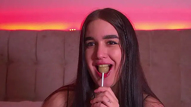 ChristinaMilton online show from 1, 2, 2025