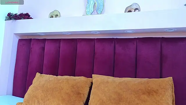 JESSYCORTES online show from 5, 2, 2025