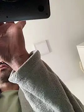 Lucascacaca online show from 4, 3, 2026