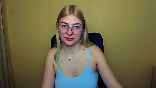 Snapshot of Luna_Lush_ chatting on 3, 1, 2025 Luna Lush online show from 3, 1, 2025