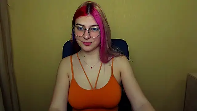 Snapshot of Luna_Lush_ chatting on 6, 3, 2025 Luna Lush online show from 6, 3, 2025