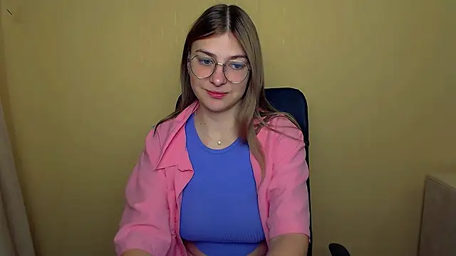 Snapshot of Luna_Lush_ chatting on 7, 10, 2025 Luna Lush online show from 7, 10, 2025