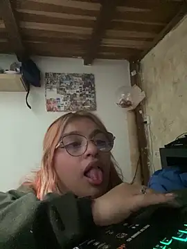 SophiaWeestt99 online show from 20, 9, 2025