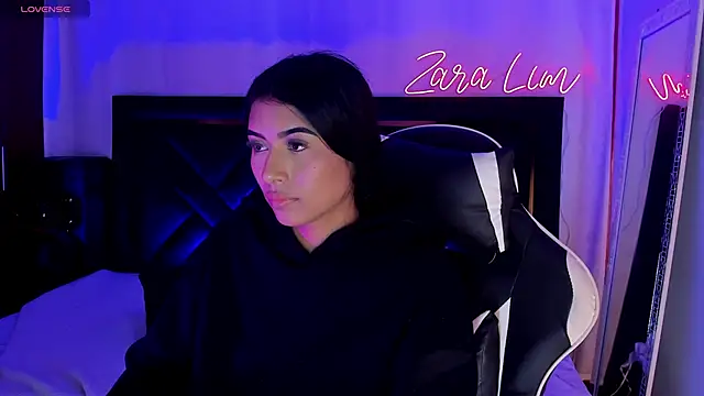 Snapshot of ZaraLim chatting on 16, 11, 2025 ZaraLim online show from 16, 11, 2025