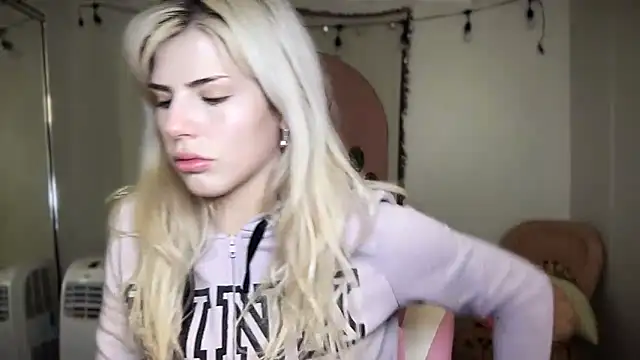 SirenitySirenxx online show from 7, 3, 2025