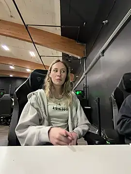 M1ssyk1ssy online show from 8, 4, 2026