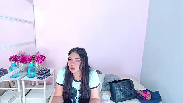 Snapshot of LanaBigTitties chatting on 13, 3, 2025 LanaBigTitties online show from 13, 3, 2025