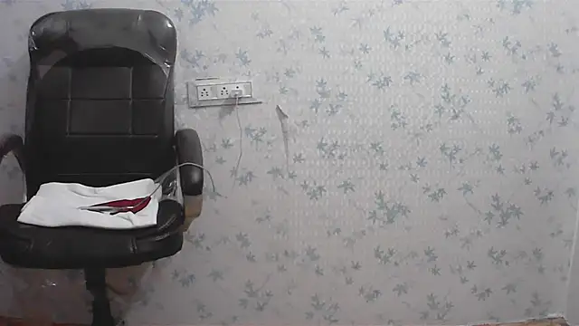 Snapshot of collage_hoty chatting on 7, 7, 2026 collage hoty online show from 7, 7, 2026