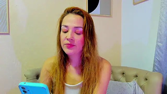 Snapshot of camilawm19 chatting on 18, 3, 2025 camilawm19 online show from 18, 3, 2025