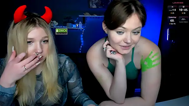 Snapshot of nikole_kitt chatting on 31, 1, 2025 nikole kitt online show from 31, 1, 2025