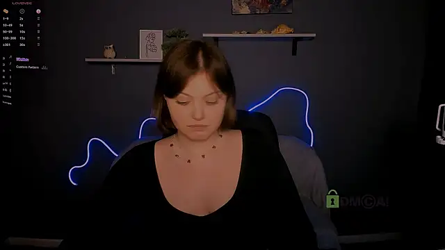 Snapshot of nikole_kitt chatting on 10, 10, 2025 nikole kitt online show from 10, 10, 2025
