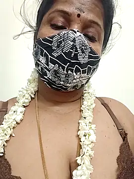 Snapshot of gaurika18 chatting on 18, 4, 2026 gaurika18 online show from 18, 4, 2026