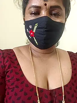 Snapshot of gaurika18 chatting on 19, 4, 2026 gaurika18 online show from 19, 4, 2026
