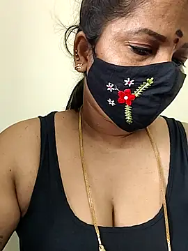 Snapshot of gaurika18 chatting on 26, 4, 2026 gaurika18 online show from 26, 4, 2026