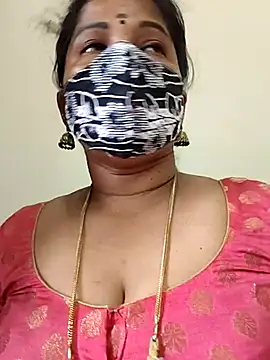 Snapshot of gaurika18 chatting on 7, 5, 2026 gaurika18 online show from 7, 5, 2026