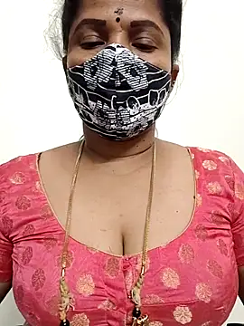 Snapshot of gaurika18 chatting on 7, 5, 2026 gaurika18 online show from 7, 5, 2026