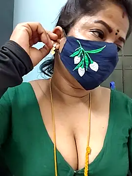 Snapshot of gaurika18 chatting on 28, 6, 2026 gaurika18 online show from 28, 6, 2026