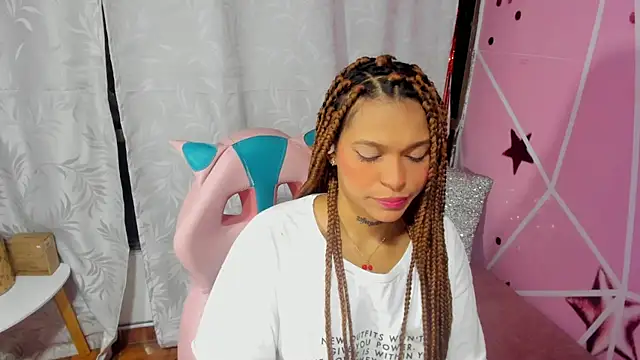 Snapshot of samantha_simur chatting on 23, 2, 2025 samantha simur online show from 23, 2, 2025