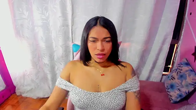 Snapshot of samantha_simur chatting on 10, 3, 2025 samantha simur online show from 10, 3, 2025