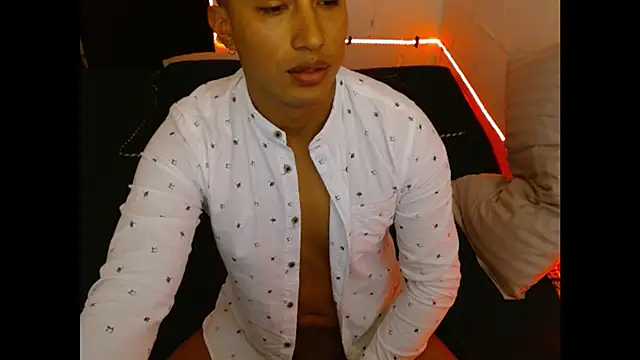 Snapshot of Davixx258 chatting on 1, 2, 2025 Davixx258 online show from 1, 2, 2025