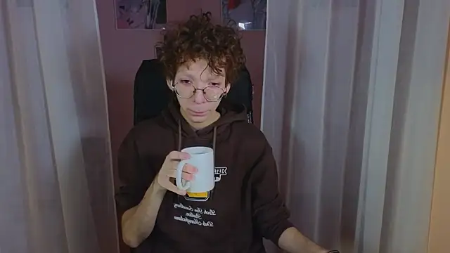 Snapshot of TommieH chatting on 21, 2, 2025 TommieH online show from 21, 2, 2025