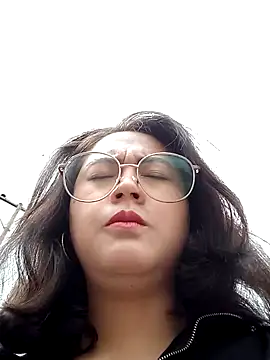 lara moon25 online show from 15, 12, 2024