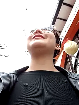 lara moon25 online show from 3, 1, 2025