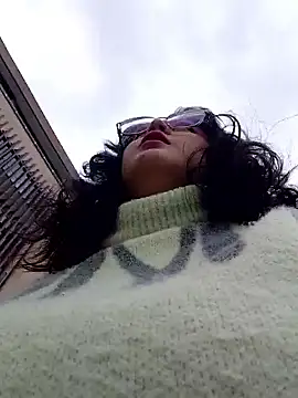 lara moon25 online show from 5, 1, 2026