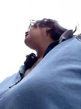 lara moon25 online show from 15, 1, 2026