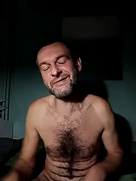 Snapshot of Andrzej-M chatting on 3, 10, 2025 Andrzej-M online show from 3, 10, 2025