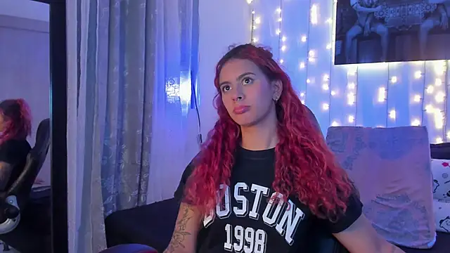 Sophiee Hill online show from 26, 12, 2024