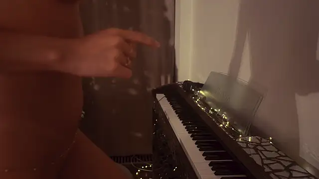 HeyBananas online show from 28, 12, 2024