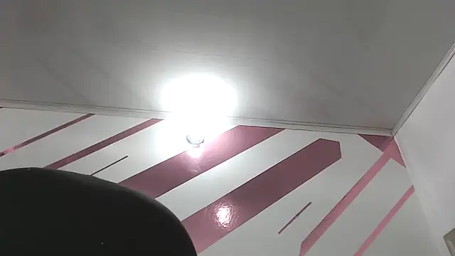 Kitten Hot  online show from 14, 9, 2025