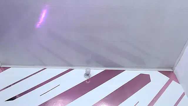 Kitten Hot  online show from 18, 10, 2025