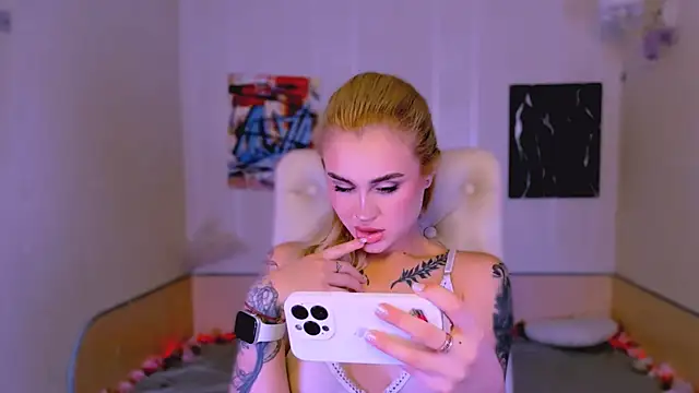  Ravenaa online show from 17, 12, 2025