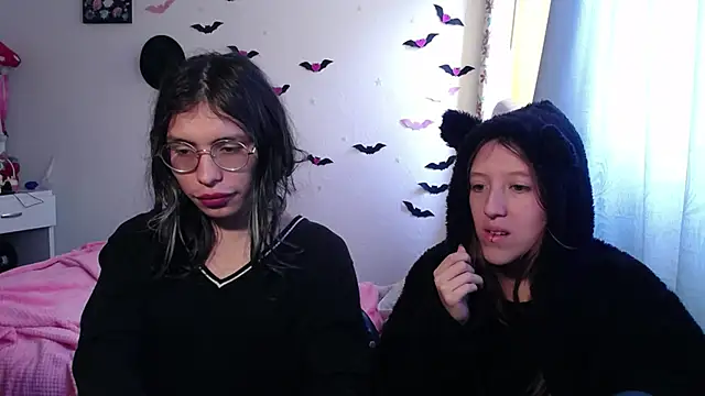 Snapshot of BRIAR_AND_BLAIR chatting on 8, 10, 2025 BRIAR AND BLAIR online show from 8, 10, 2025