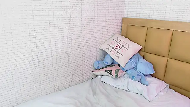 MAGNOLEROY online show from 6, 2, 2025