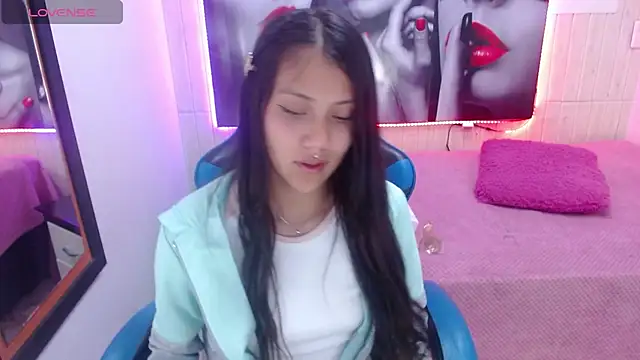 Snapshot of Catalehia_Milk chatting on 22, 1, 2025 Catalehia Milk online show from 22, 1, 2025