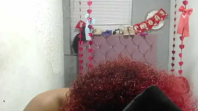 Snapshot of vainillaplaypussy chatting on 4, 3, 2025 vainillaplaypussy online show from 4, 3, 2025