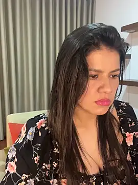 Alice Biel online show from 28, 1, 2025