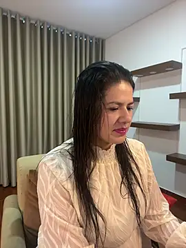 Alice Biel online show from 9, 3, 2025